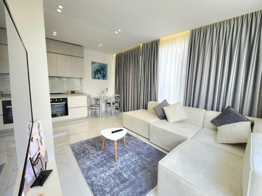 Penthouse With A View * Tirana